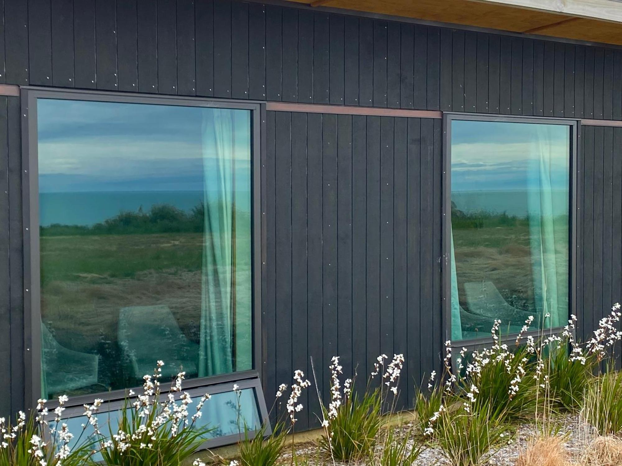“The Cliffs” Humpridge View Motels Tuatapere Екстериор снимка